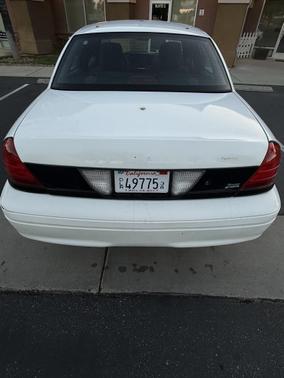 Vibrant White 2011 Ford Crown Victoria