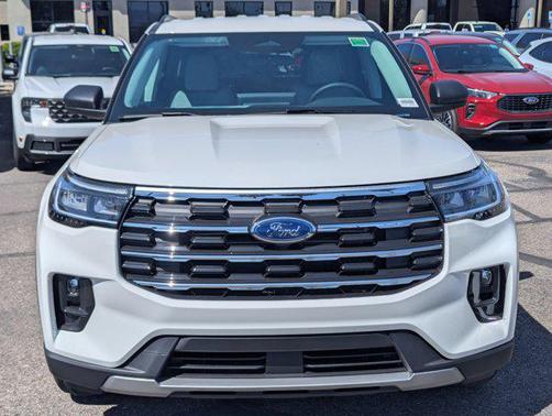 Star White Metallic Tri-Coat 2026 Ford Explorer Active