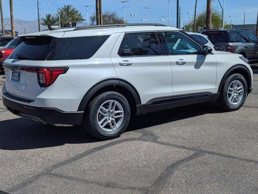 Star White Metallic Tri-Coat 2026 Ford Explorer Active