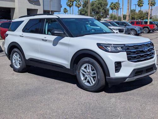 Star White Metallic Tri-Coat 2026 Ford Explorer Active