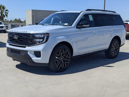 Space Silver Metallic 2026 Ford Expedition Platinum