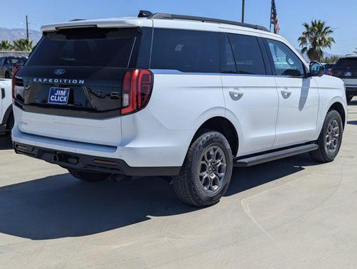 Oxford White 2026 Ford Expedition Active