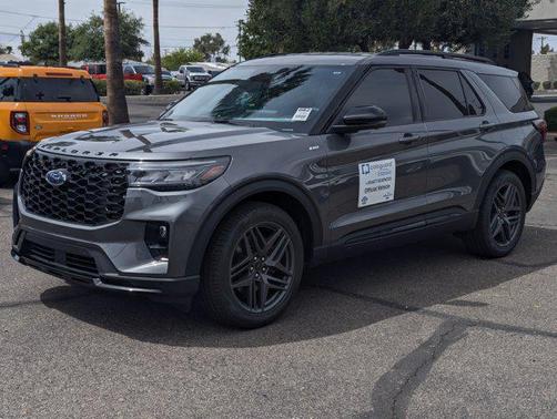 Carbonized Gray Metallic 2026 Ford Explorer ST-Line