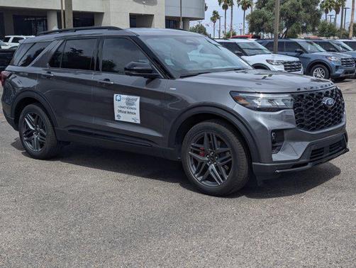 Carbonized Gray Metallic 2026 Ford Explorer ST-Line