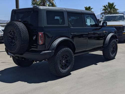 Shadow Black 2026 Ford Bronco Badlands
