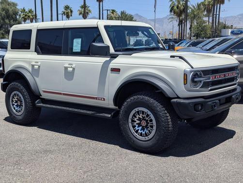 Wimbledon White 2026 Ford Bronco Outer Banks