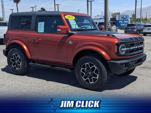 Hot Pepper Red Metallic Tinted Clearcoat 2022 Ford Bronco Outer Banks