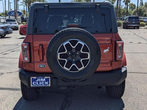 Hot Pepper Red Metallic Tinted Clearcoat 2022 Ford Bronco Outer Banks