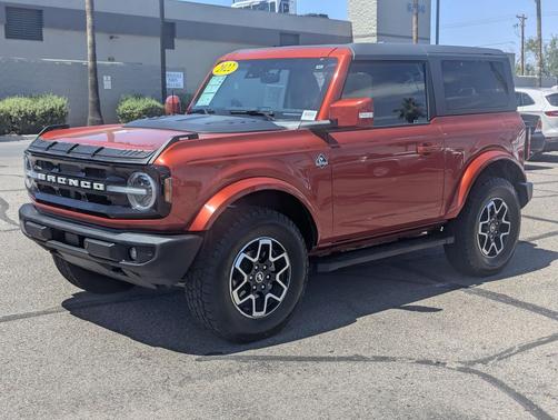 Hot Pepper Red Metallic Tinted Clearcoat 2022 Ford Bronco Outer Banks