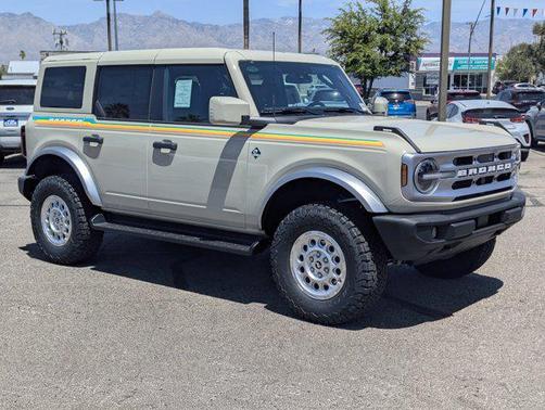 Desert Sand 2026 Ford Bronco Outer Banks