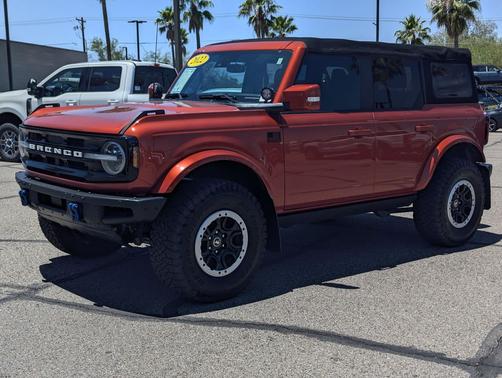 HOT PEPPER RED ME 2022 Ford Bronco Outer Banks