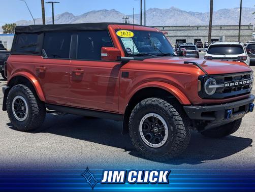 HOT PEPPER RED ME 2022 Ford Bronco Outer Banks