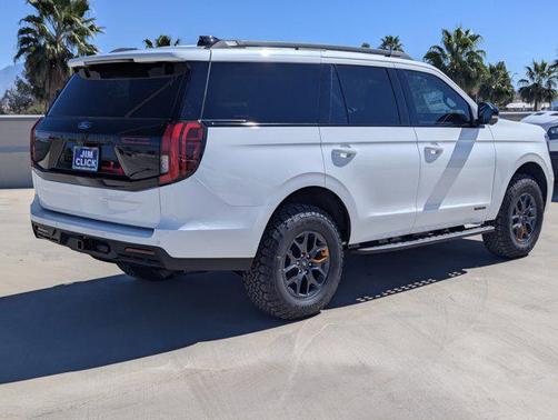 Star White Metallic Tri-Coat 2026 Ford Expedition Tremor