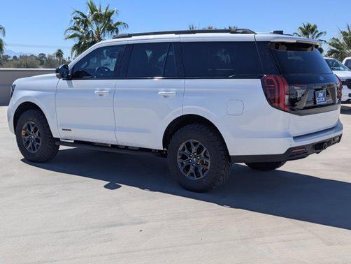 Star White Metallic Tri-Coat 2026 Ford Expedition Tremor