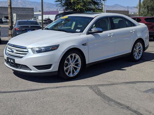 WHITE PLATINUM ME 2016 Ford Taurus Limited