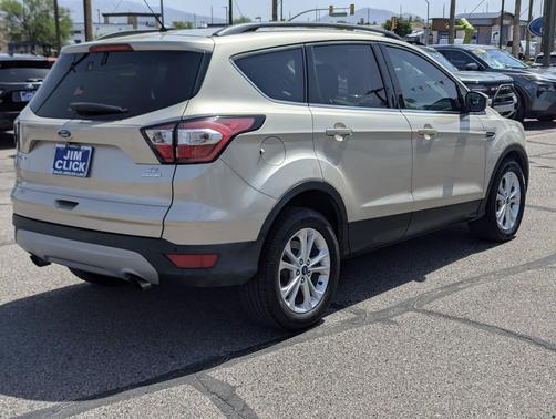GOLD 2017 Ford Escape SE
