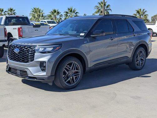 Carbonized Gray Metallic 2026 Ford Explorer ST-Line