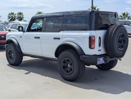 Oxford White 2026 Ford Bronco Badlands