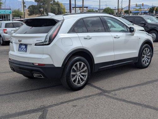 Crystal White Tricoat 2022 Cadillac XT4 Sport