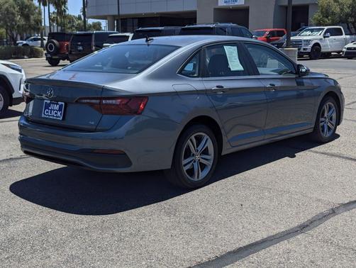 PLATINUM GRAY 2024 Volkswagen Jetta 1.5T SE