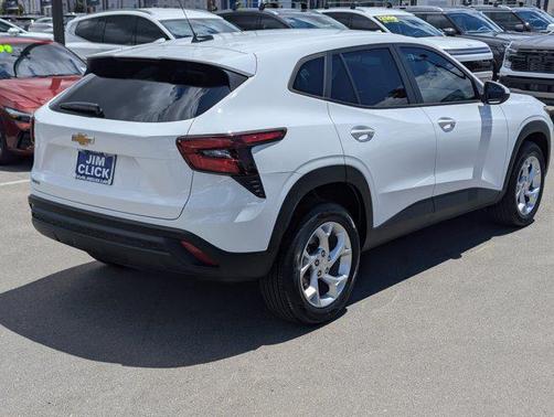 Summit White 2024 Chevrolet Trax LS