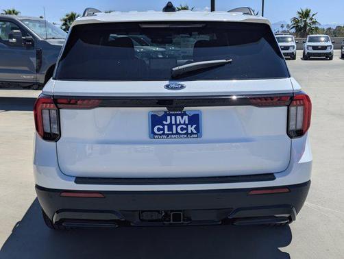 Star White Metallic Tri-Coat 2026 Ford Explorer ST-Line