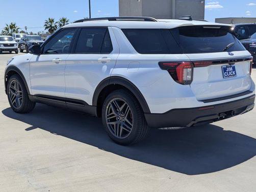 Star White Metallic Tri-Coat 2026 Ford Explorer ST-Line