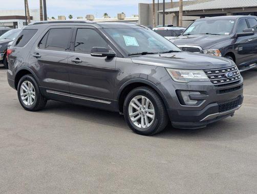 White Platinum Metallic Tri-Coat 2016 Ford Explorer XLT