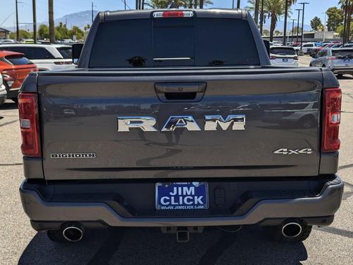 Granite Crystal Metallic Clearcoat 2025 RAM 1500 Big Horn/Lone Star
