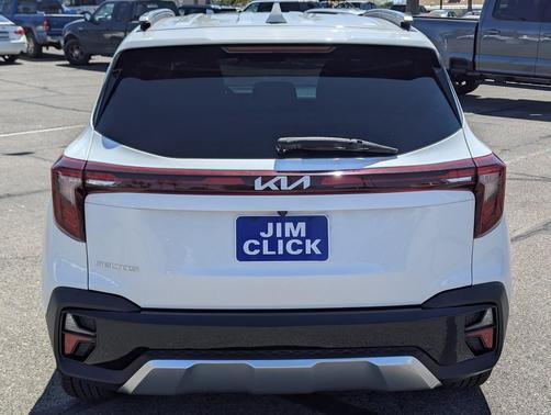 Snow White Pearl 2024 Kia Seltos S