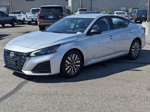Brilliant Silver Metallic 2024 Nissan Altima 2.5 SV