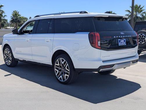 Star White Metallic Tri-Coat 2026 Ford Expedition Max Platinum
