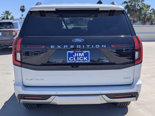 Star White Metallic Tri-Coat 2026 Ford Expedition Max Platinum
