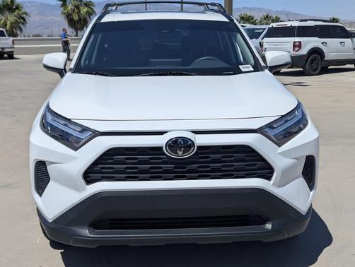 Ice Cap 2024 Toyota RAV4 XLE