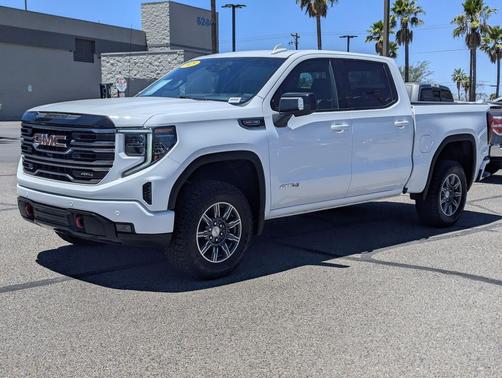Summit White 2025 GMC Sierra 1500 AT4