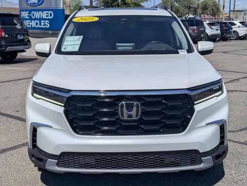 Platinum White Pearl 2025 Honda Pilot Elite