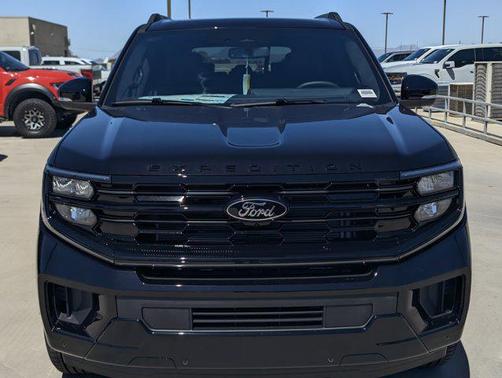 Agate Black Metallic 2026 Ford Expedition Platinum
