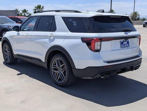 Star White Metallic Tri-Coat 2026 Ford Explorer ST
