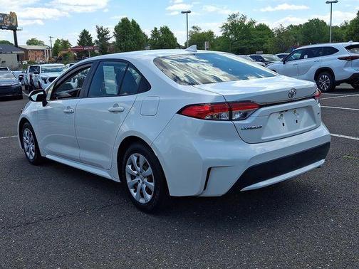 Blizzard Pearl 2020 Toyota Corolla LE