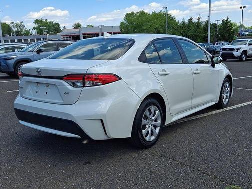 Blizzard Pearl 2020 Toyota Corolla LE