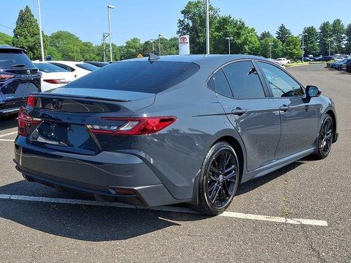 UNDERGROUND 1L7 2026 Toyota Camry SE