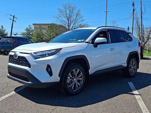 2025 Toyota RAV4 Hybrid XLE Premium