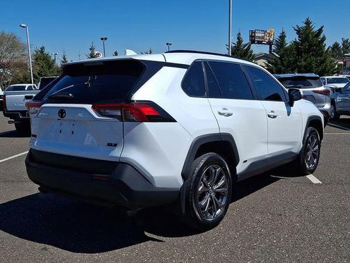 2025 Toyota RAV4 Hybrid XLE Premium