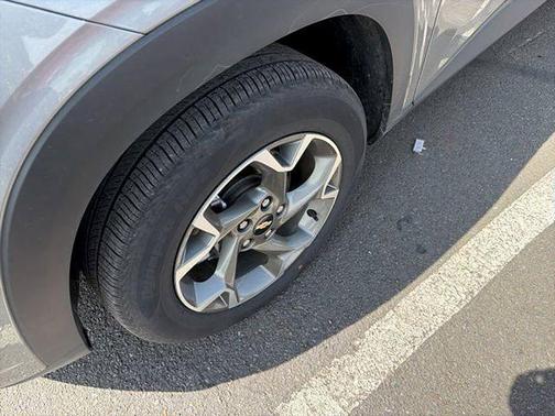 Sterling Gray Metallic 2025 Chevrolet Trax LT