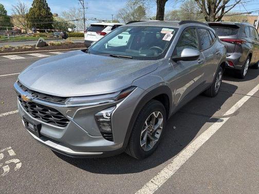 Sterling Gray Metallic 2025 Chevrolet Trax LT