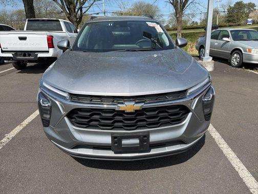 Sterling Gray Metallic 2025 Chevrolet Trax LT