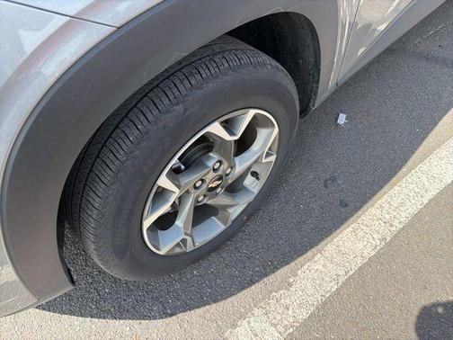 Sterling Gray Metallic 2025 Chevrolet Trax LT