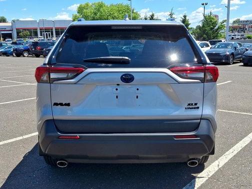 Silver Sky Metallic 2020 Toyota RAV4 Hybrid XLE