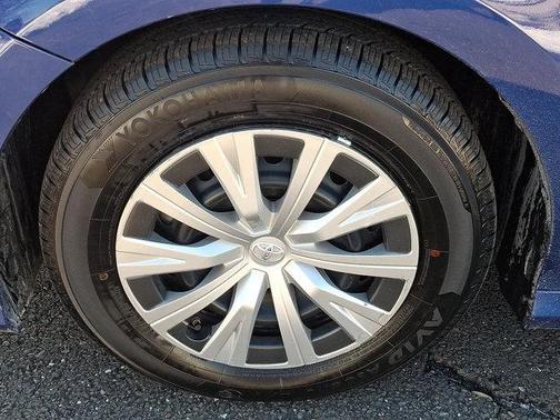 2018 Toyota Camry Hybrid LE