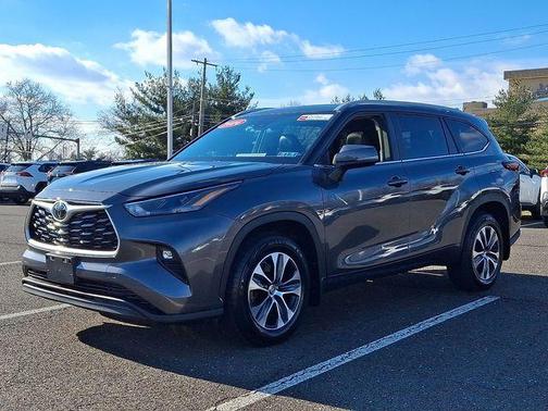 2024 Toyota Highlander XLE